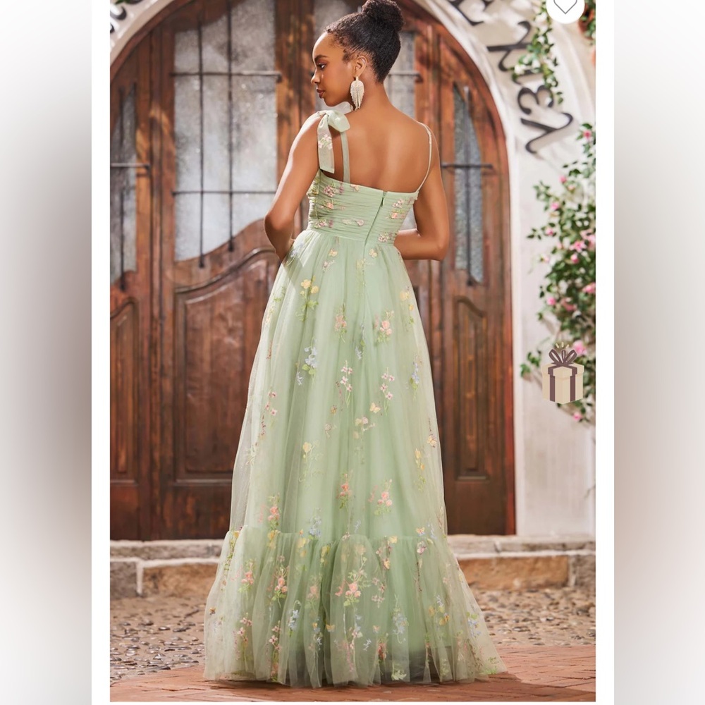 Green Floral Tulle Long Gown size 16 - Picture 2 of 14